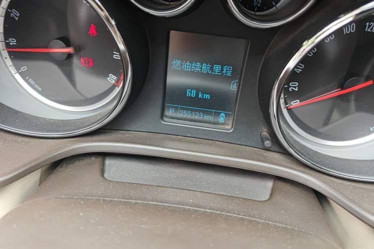 Used Buick Regal 2012 2.0L Luxury Edition Odometer Close Up