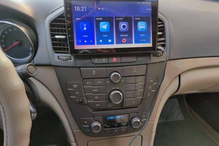 Used Buick Regal 2012 2.0L Comfort Edition Audio And AC Panel
