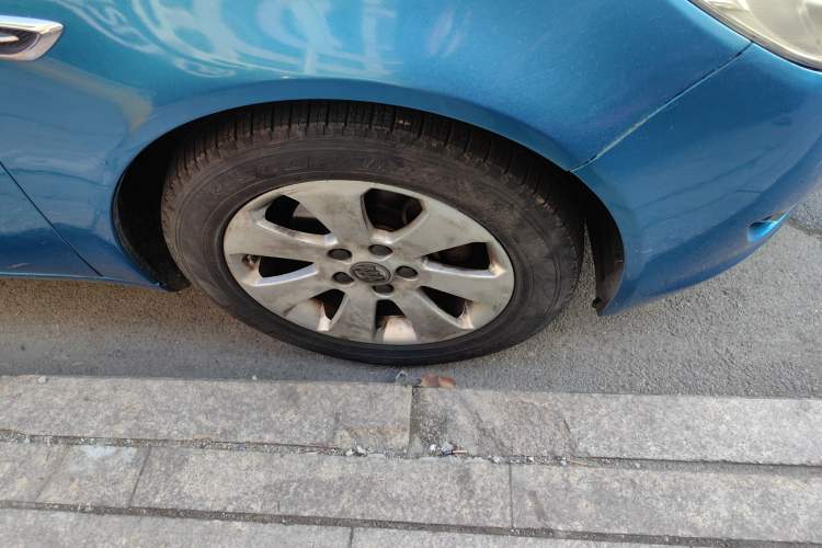 Used Buick Regal 2012 2.0L Comfort Edition Right Front Wheel Hub