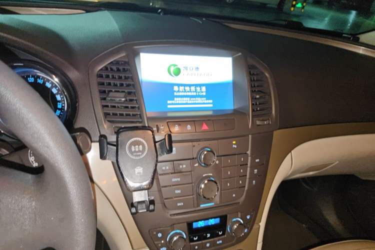 Used Buick Regal 2012 2.0L Comfort Edition Audio And AC Panel