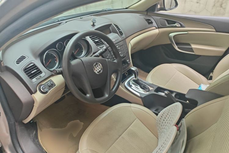 Used Buick Regal 2012 2.0L Comfort Edition Center Console