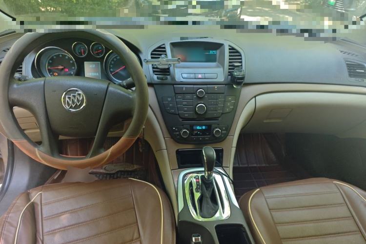 Used Buick Regal 2012 2.0L Comfort Edition Center Console