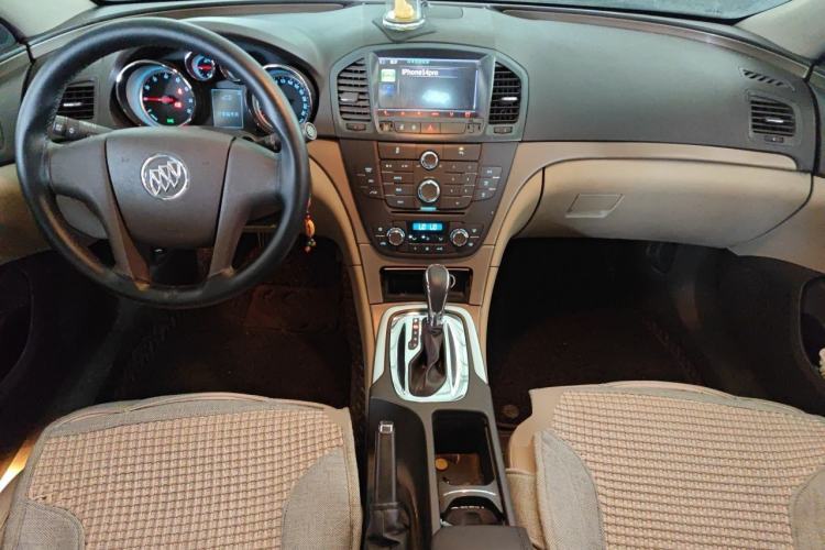 Used Buick Regal 2012 2.0L Comfort Edition Center Console