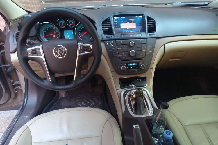 Used Buick Regal 2012 2.0L Luxury Edition Center Console