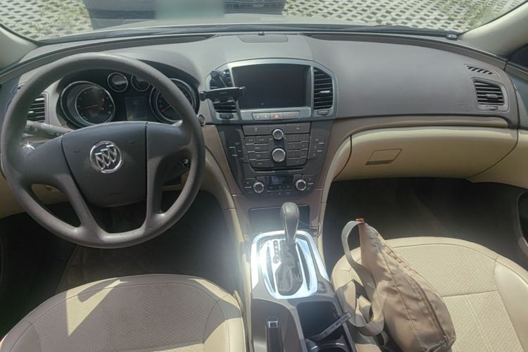 Used Buick Regal 2012 2.0L Comfort Edition Center Console