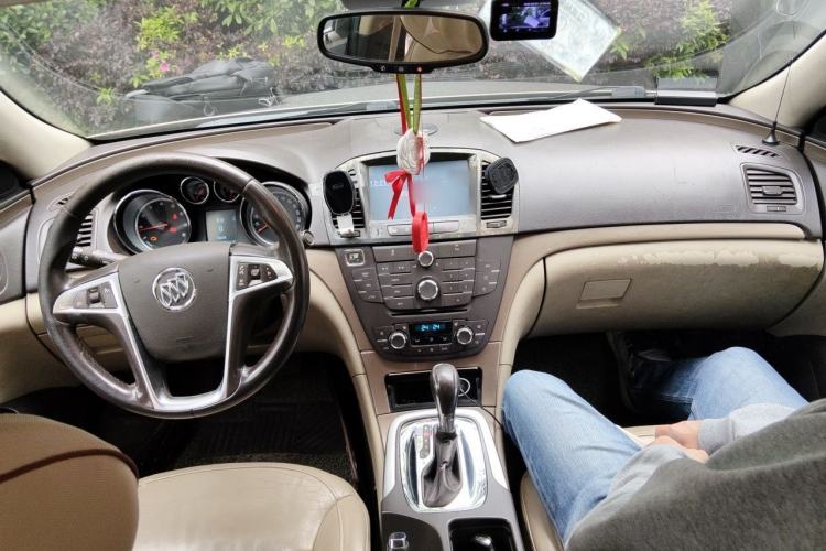 Used Buick Regal 2012 2.0L Luxury Edition Center Console