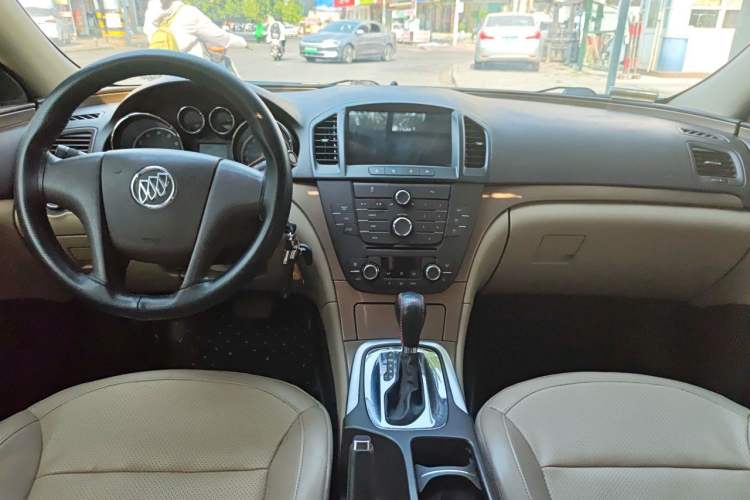 Used Buick Regal 2012 2.0L Comfort Edition Center Console