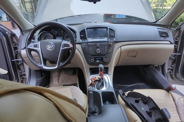 Used Buick Regal 2012 2.0L Luxury Edition Center Console