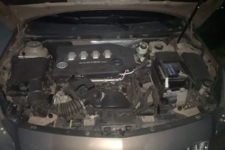Used Buick Regal 2012 2.0L Comfort Edition Engine Bay