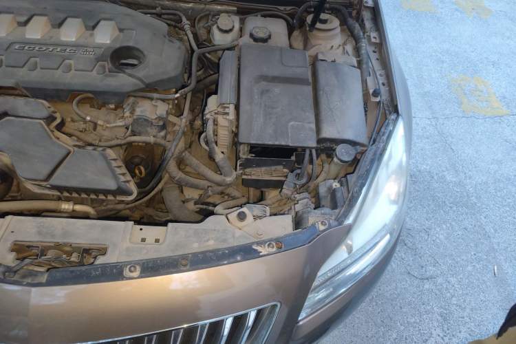 Used Buick Regal 2012 2.4L SIDI Elite Edition Engine Bay Left