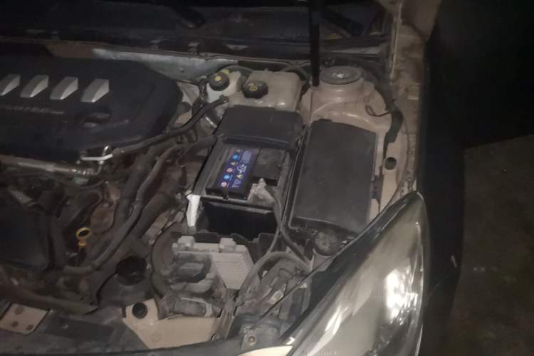 Used Buick Regal 2012 2.0L Comfort Edition Engine Bay Left