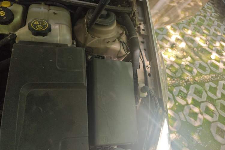 Used Buick Regal 2012 2.0L Comfort Edition Engine Bay Left