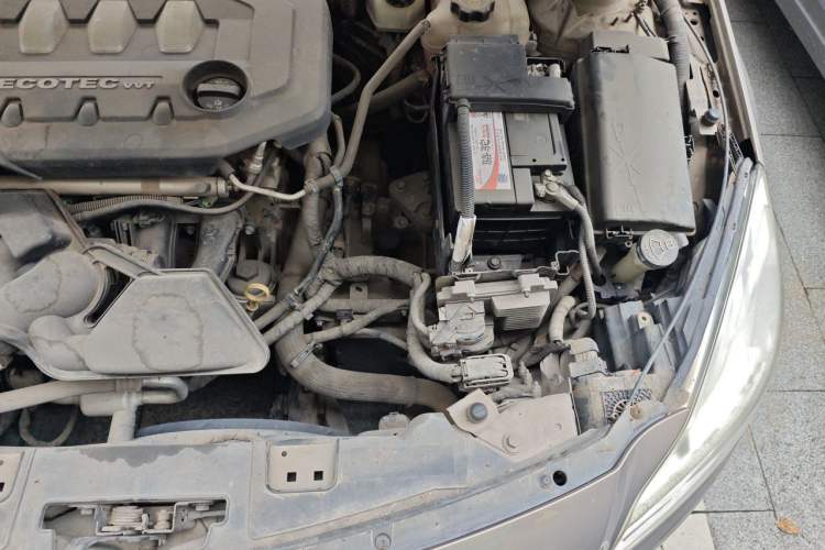 Used Buick Regal 2012 2.0L Luxury Edition Engine Bay Left