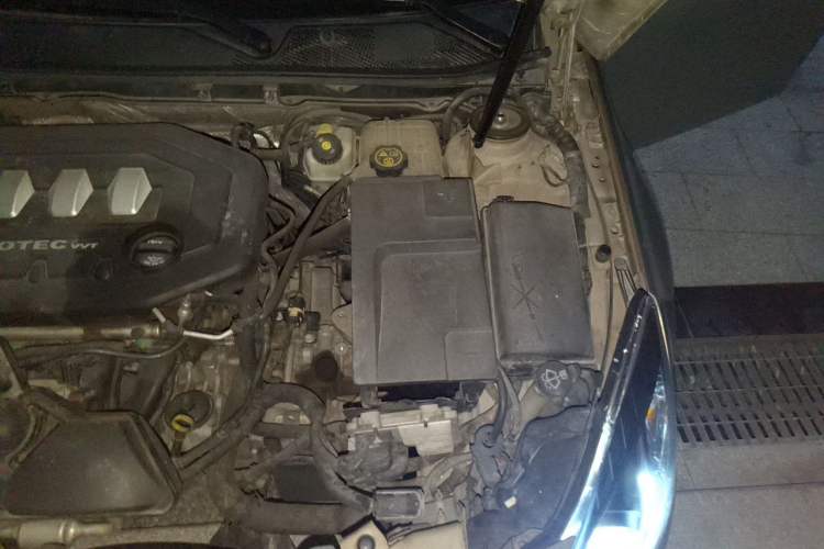 Used Buick Regal 2012 2.0L Luxury Edition Engine Bay Left