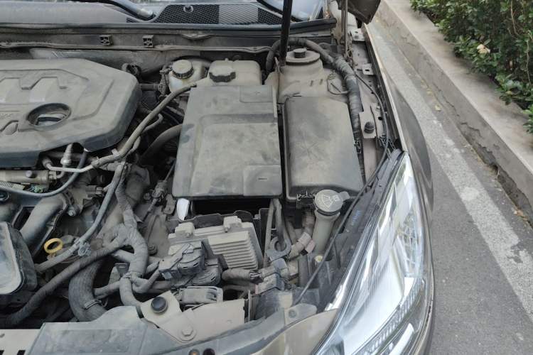 Used Buick Regal 2012 2.0L Luxury Edition Engine Bay Left
