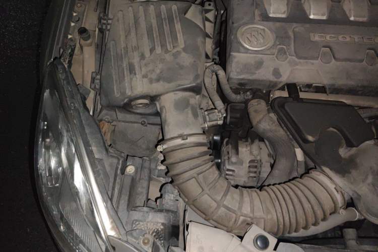 Used Buick Regal 2012 2.0L Comfort Edition Engine Bay Right