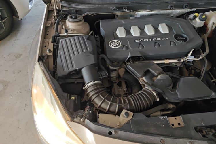 Used Buick Regal 2012 2.0L Comfort Edition Engine Bay Right