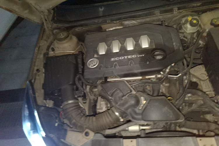 Used Buick Regal 2012 2.0L Luxury Edition Engine Bay Right