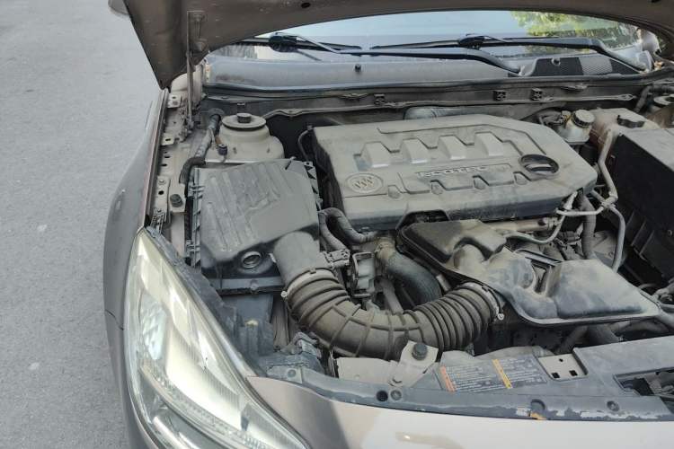 Used Buick Regal 2012 2.0L Luxury Edition Engine Bay Right