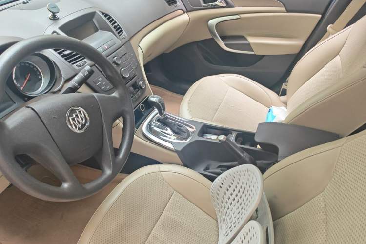 Used Buick Regal 2012 2.0L Comfort Edition Gear Lever