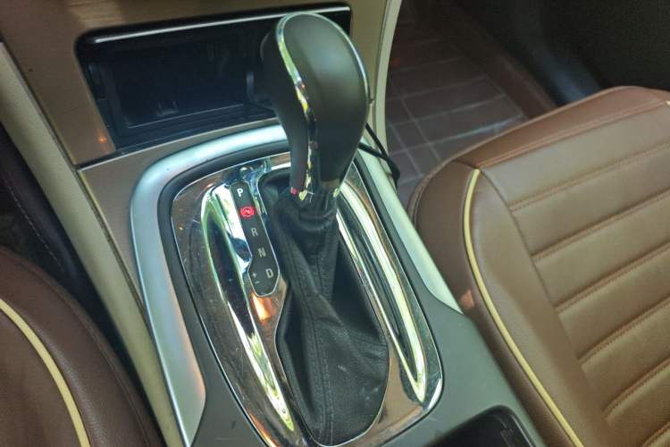 Used Buick Regal 2012 2.0L Comfort Edition Gear Lever