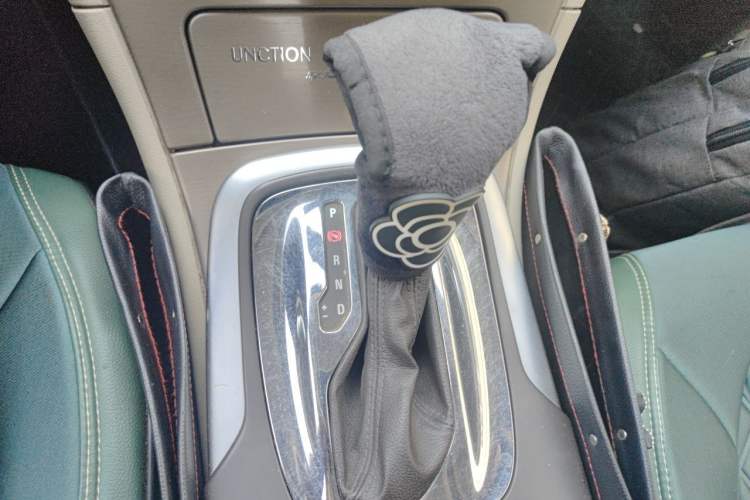 Used Buick Regal 2012 2.0L Comfort Edition Gear Lever