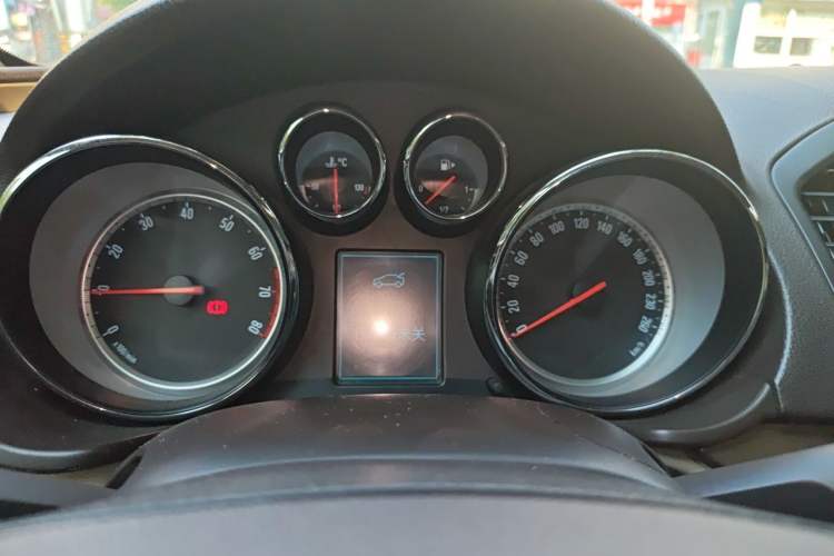 Used Buick Regal 2012 2.0L Comfort Edition Instrument Cluster