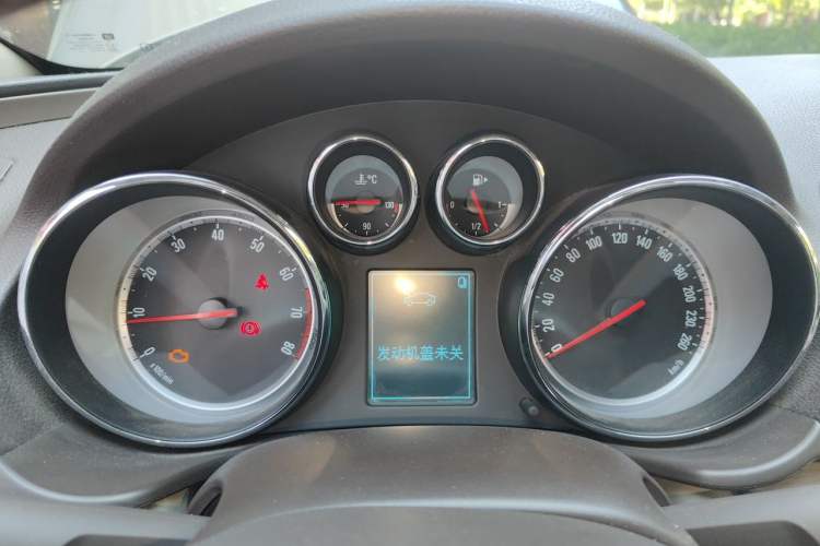 Used Buick Regal 2012 2.0L Luxury Edition Instrument Cluster