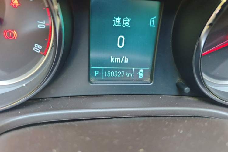 Used Buick Regal 2012 2.0L Comfort Edition Odometer Close Up