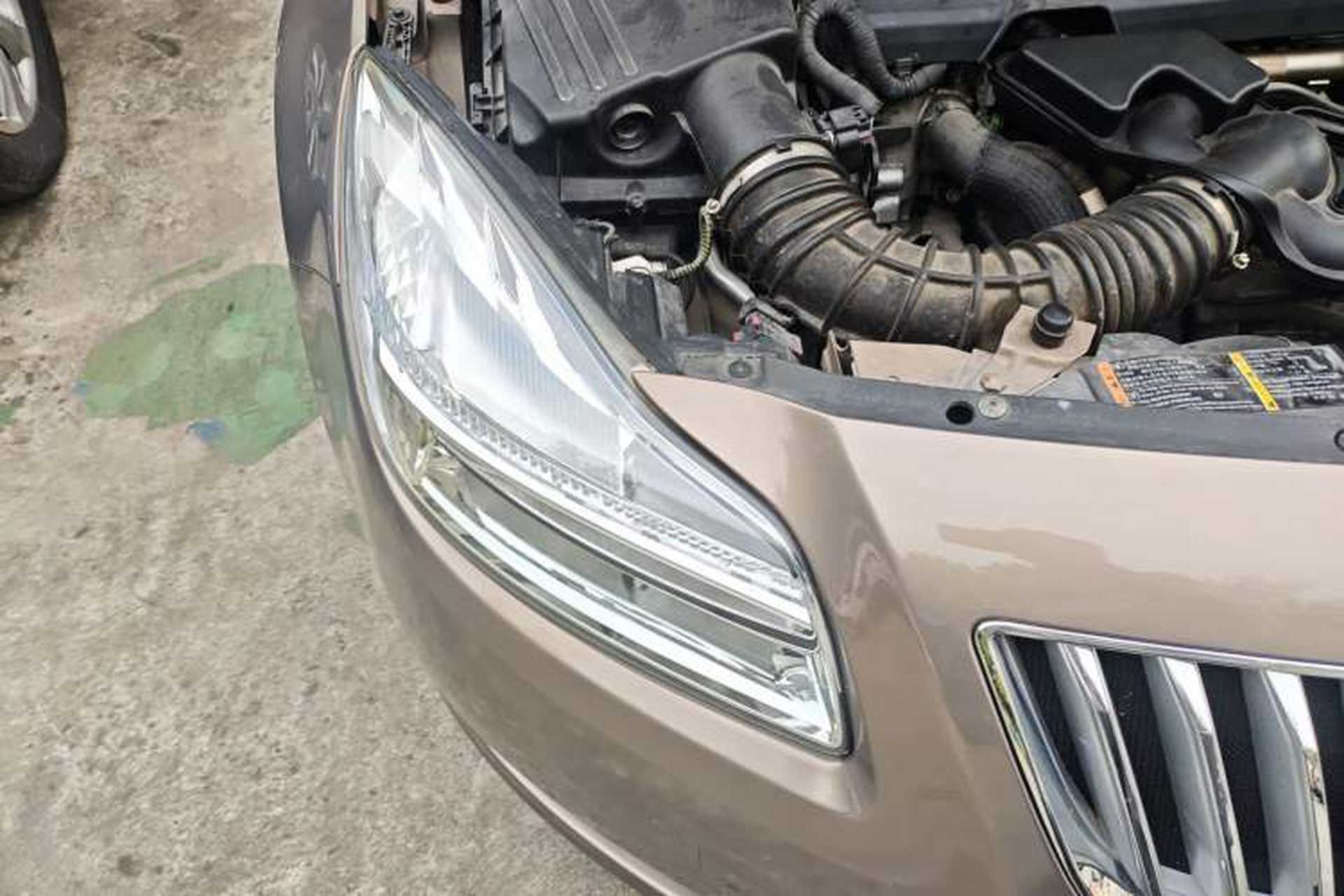 Used Buick Regal 2012 2.0L Luxury Edition Right Front Headlight