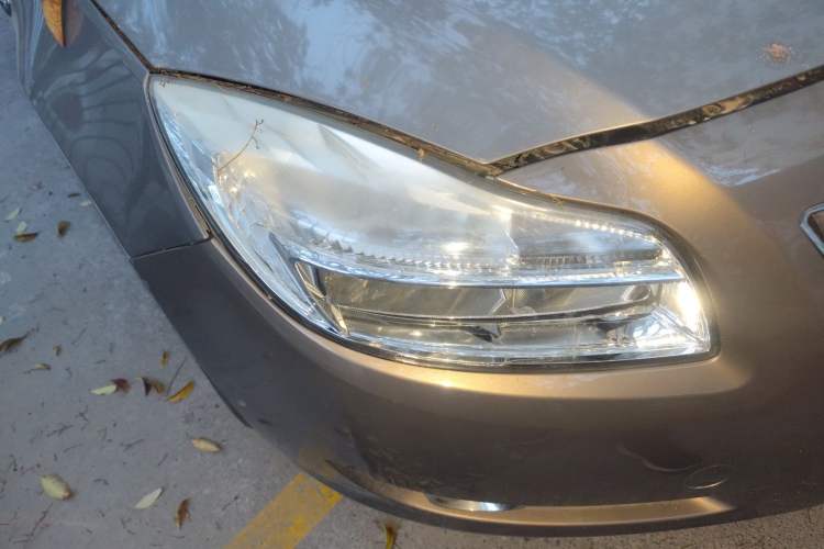 Used Buick Regal 2012 2.4L SIDI Elite Edition Right Front Headlight