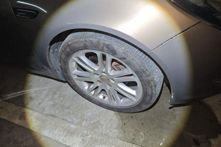 Used Buick Regal 2012 2.4L SIDI Flagship Edition Right Front Wheel Hub