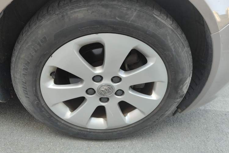 Used Buick Regal 2012 2.0L Luxury Edition Right Front Wheel Hub