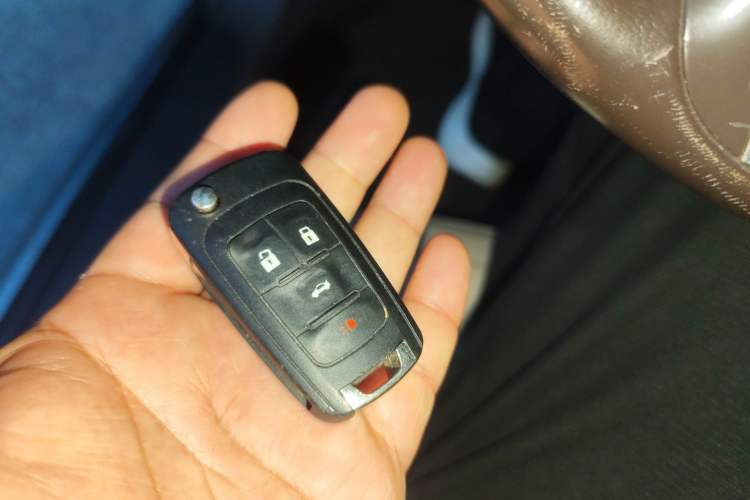 Used Buick Regal 2012 2.4L SIDI Elite Edition Vehicle Key