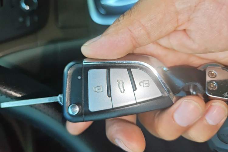 Used Buick Regal 2012 2.0L Comfort Edition Vehicle Key