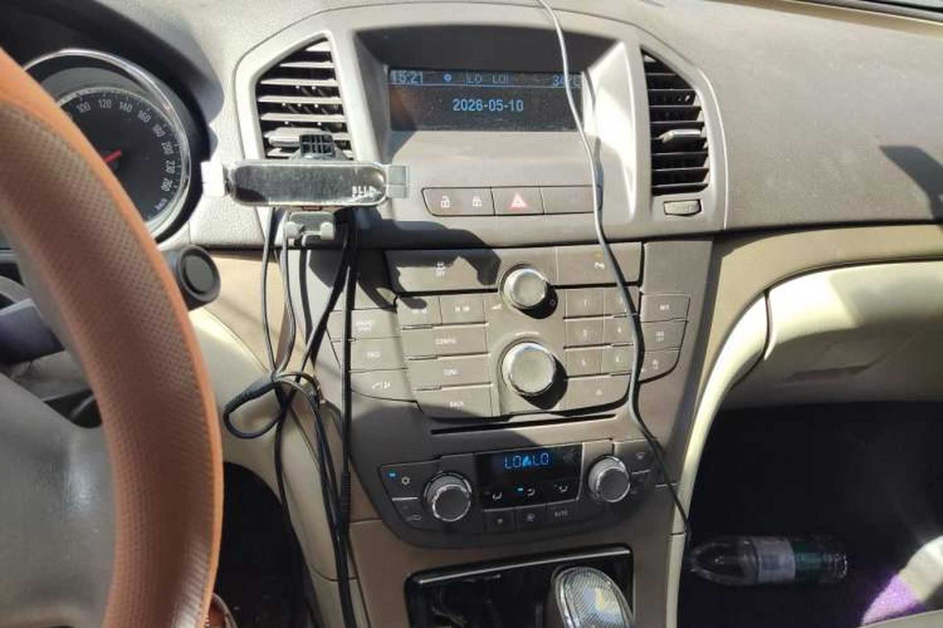 Used Buick Regal 2012 2.0L Comfort Edition Audio And AC Panel