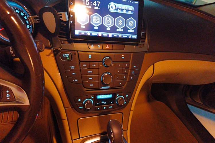 Used Buick Regal 2012 2.0L Luxury Edition Audio And AC Panel