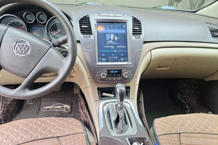 Used Buick Regal 2012 2.0L Comfort Edition Audio And AC Panel