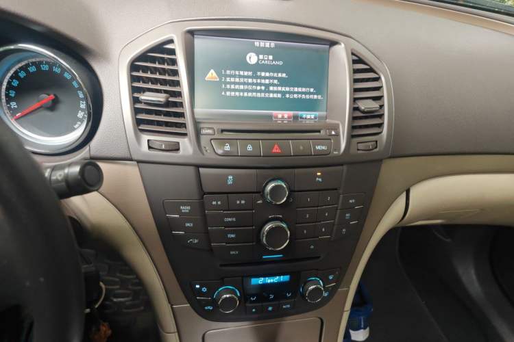 Used Buick Regal 2012 2.0L Comfort Edition Audio And AC Panel