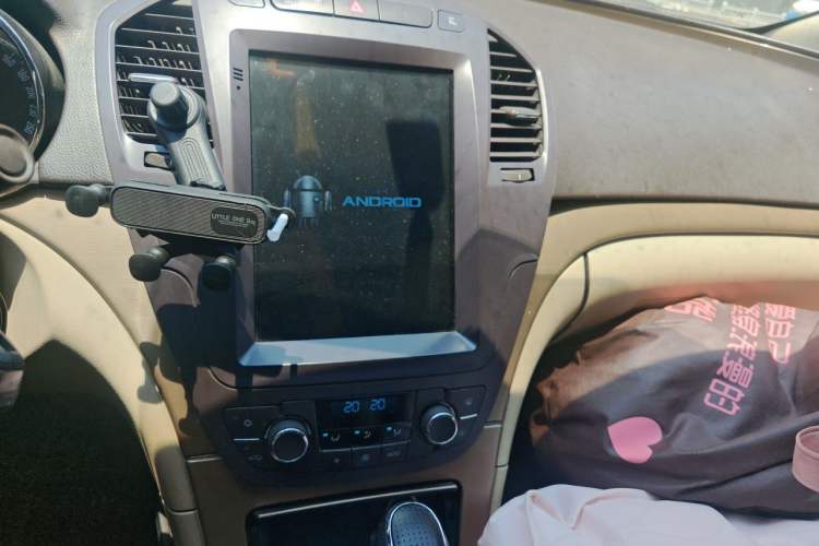 Used Buick Regal 2012 2.0L Comfort Edition Audio And AC Panel