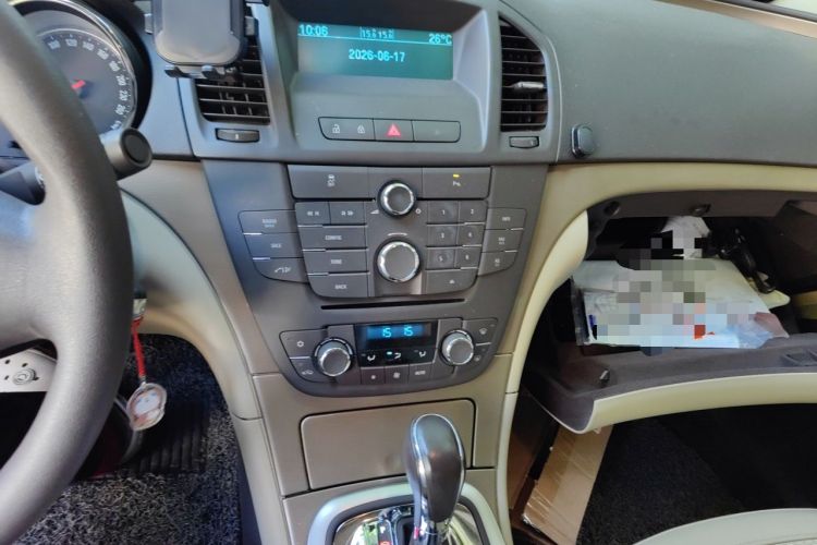 Used Buick Regal 2012 2.0L Comfort Edition Audio And AC Panel