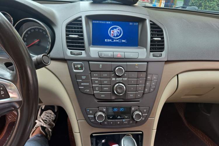 Used Buick Regal 2012 2.4L SIDI Flagship Edition Audio And AC Panel
