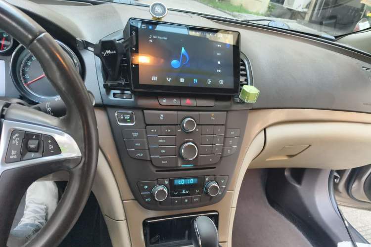 Used Buick Regal 2012 2.0L Luxury Edition Audio And AC Panel