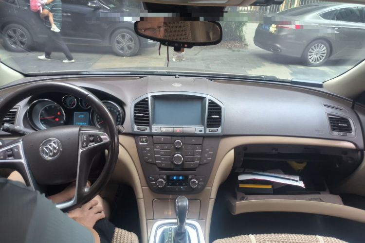 Used Buick Regal 2012 2.0L Luxury Edition Center Console