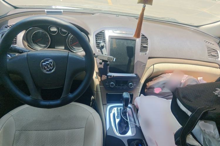 Used Buick Regal 2012 2.0L Comfort Edition Center Console