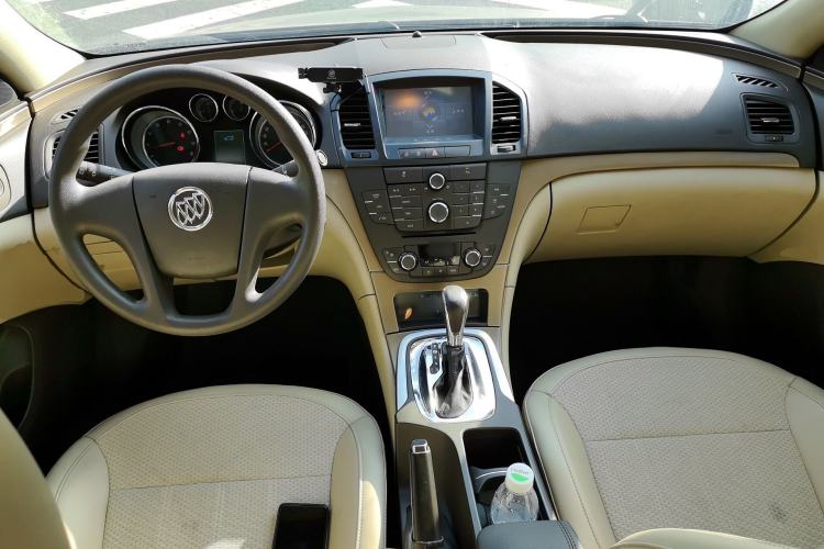 Used Buick Regal 2012 2.0L Comfort Edition Center Console