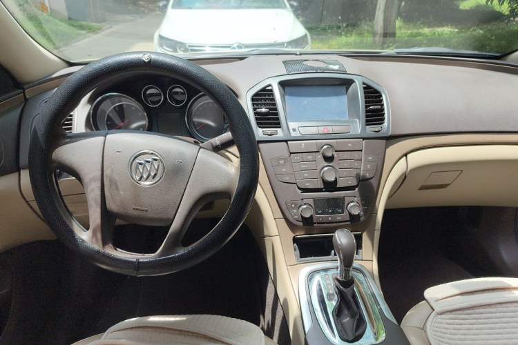 Used Buick Regal 2012 2.0L Comfort Edition Center Console