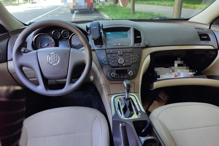 Used Buick Regal 2012 2.0L Comfort Edition Center Console