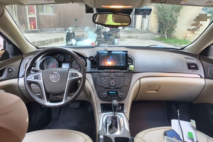 Used Buick Regal 2012 2.0L Luxury Edition Center Console