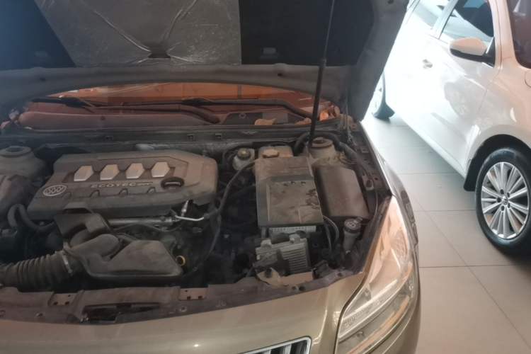 Used Buick Regal 2012 2.0L Comfort Edition Engine Bay Left
